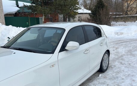 BMW 1 серия, 2010 год, 800 000 рублей, 3 фотография