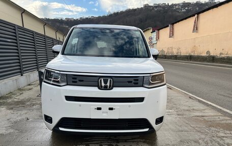 Honda Stepwgn, 2022 год, 2 550 000 рублей, 3 фотография