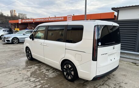 Honda Stepwgn, 2022 год, 2 550 000 рублей, 6 фотография