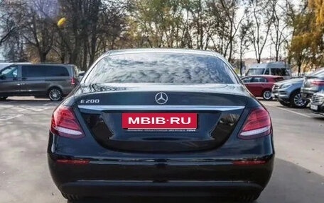 Mercedes-Benz E-Класс, 2019 год, 5 000 000 рублей, 7 фотография