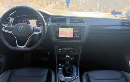 Volkswagen Tiguan II, 2023 год, 3 250 001 рублей, 7 фотография