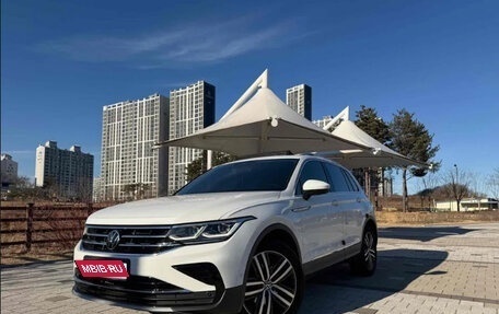 Volkswagen Tiguan II, 2023 год, 3 250 001 рублей, 3 фотография