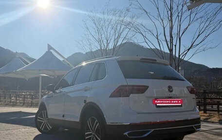 Volkswagen Tiguan II, 2023 год, 3 250 001 рублей, 4 фотография