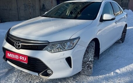 Toyota Camry, 2015 год, 1 870 000 рублей, 2 фотография