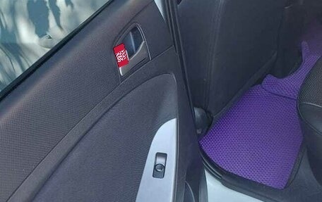 Hyundai Solaris II рестайлинг, 2016 год, 1 100 000 рублей, 19 фотография