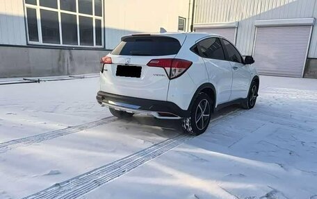 Honda Vezel, 2022 год, 1 750 000 рублей, 7 фотография