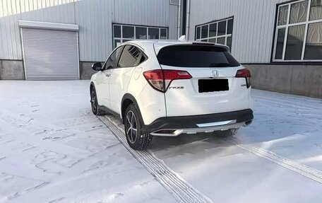 Honda Vezel, 2022 год, 1 750 000 рублей, 4 фотография