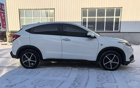 Honda Vezel, 2022 год, 1 750 000 рублей, 8 фотография