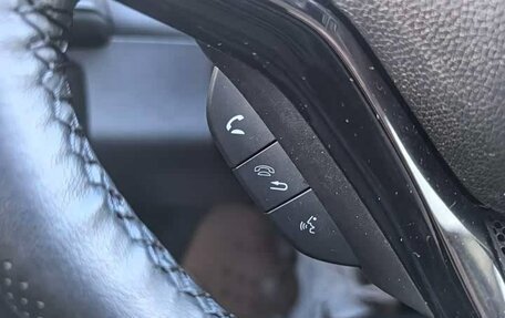 Honda Vezel, 2022 год, 1 750 000 рублей, 13 фотография