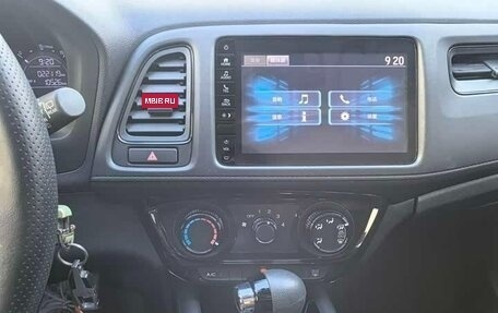 Honda Vezel, 2022 год, 1 750 000 рублей, 15 фотография