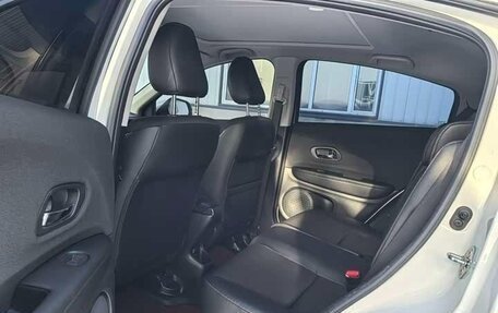 Honda Vezel, 2022 год, 1 750 000 рублей, 18 фотография