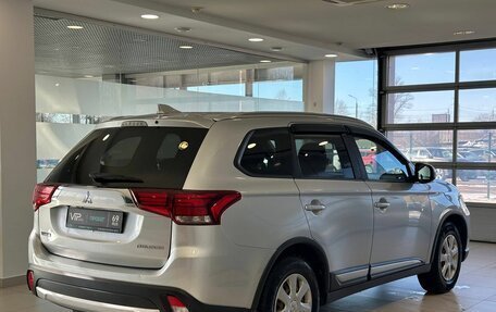 Mitsubishi Outlander III рестайлинг 3, 2018 год, 2 197 000 рублей, 4 фотография