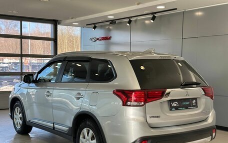 Mitsubishi Outlander III рестайлинг 3, 2018 год, 2 197 000 рублей, 6 фотография