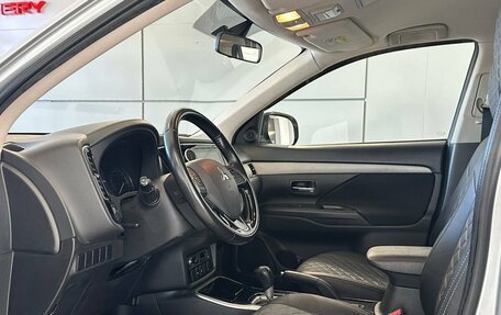 Mitsubishi Outlander III рестайлинг 3, 2018 год, 2 197 000 рублей, 7 фотография