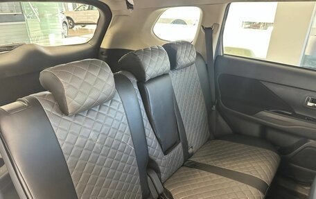 Mitsubishi Outlander III рестайлинг 3, 2018 год, 2 197 000 рублей, 9 фотография