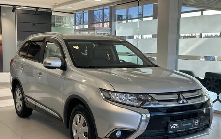 Mitsubishi Outlander III рестайлинг 3, 2018 год, 2 197 000 рублей, 3 фотография