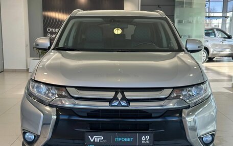 Mitsubishi Outlander III рестайлинг 3, 2018 год, 2 197 000 рублей, 2 фотография