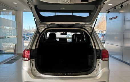 Mitsubishi Outlander III рестайлинг 3, 2018 год, 2 197 000 рублей, 19 фотография