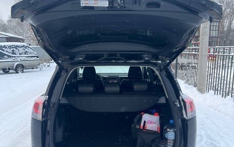 Toyota RAV4, 2018 год, 2 600 000 рублей, 15 фотография