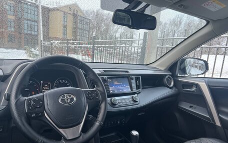 Toyota RAV4, 2018 год, 2 600 000 рублей, 9 фотография