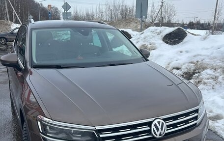 Volkswagen Tiguan II, 2018 год, 2 185 000 рублей, 2 фотография