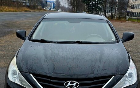 Hyundai Sonata VI, 2011 год, 930 000 рублей, 1 фотография