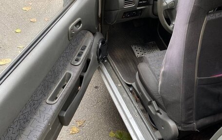 Suzuki Swift II, 2000 год, 290 000 рублей, 6 фотография