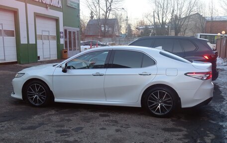 Toyota Camry, 2021 год, 3 200 000 рублей, 4 фотография