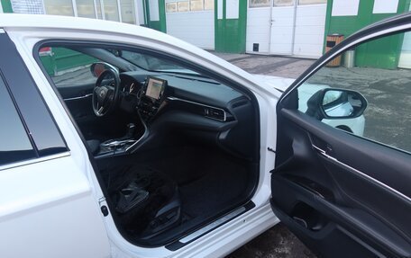 Toyota Camry, 2021 год, 3 200 000 рублей, 5 фотография