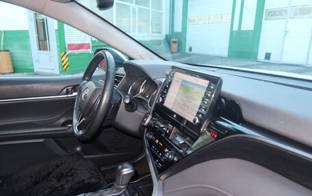 Toyota Camry, 2021 год, 3 200 000 рублей, 6 фотография