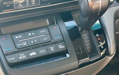 Honda Stepwgn IV, 2016 год, 1 850 000 рублей, 25 фотография