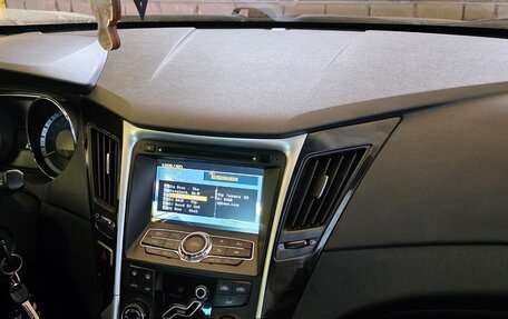 Hyundai Sonata VI, 2011 год, 930 000 рублей, 17 фотография