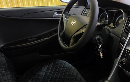 Hyundai Sonata VI, 2011 год, 930 000 рублей, 16 фотография