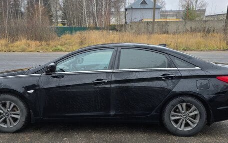Hyundai Sonata VI, 2011 год, 930 000 рублей, 6 фотография