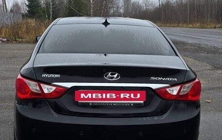 Hyundai Sonata VI, 2011 год, 930 000 рублей, 5 фотография