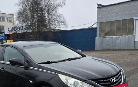 Hyundai Sonata VI, 2011 год, 930 000 рублей, 8 фотография