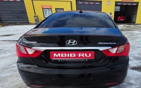 Hyundai Sonata VI, 2011 год, 930 000 рублей, 13 фотография