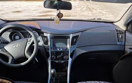 Hyundai Sonata VI, 2011 год, 930 000 рублей, 25 фотография