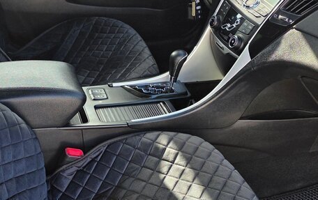 Hyundai Sonata VI, 2011 год, 930 000 рублей, 26 фотография