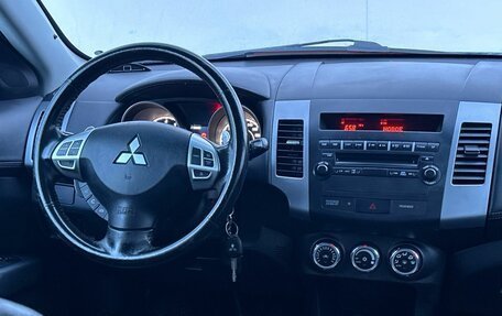 Mitsubishi Outlander III рестайлинг 3, 2010 год, 1 160 000 рублей, 14 фотография