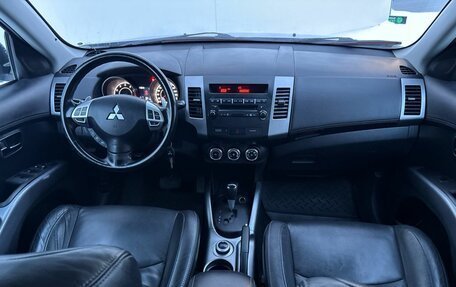 Mitsubishi Outlander III рестайлинг 3, 2010 год, 1 160 000 рублей, 13 фотография