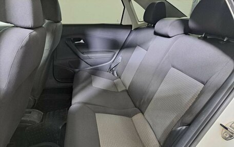 Volkswagen Polo VI (EU Market), 2011 год, 450 000 рублей, 15 фотография