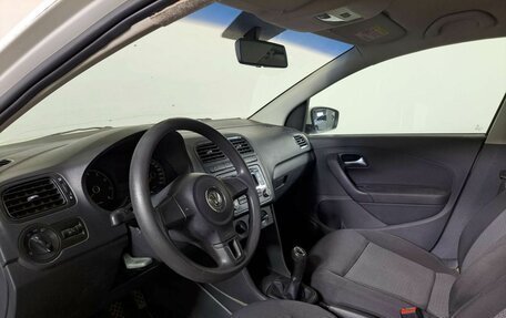 Volkswagen Polo VI (EU Market), 2011 год, 450 000 рублей, 20 фотография