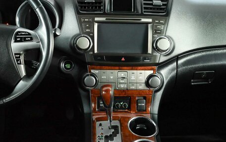 Toyota Highlander III, 2011 год, 1 685 000 рублей, 13 фотография