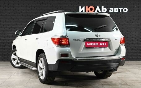 Toyota Highlander III, 2011 год, 1 685 000 рублей, 6 фотография