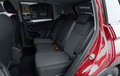 Volkswagen Tiguan II, 2021 год, 2 375 000 рублей, 12 фотография