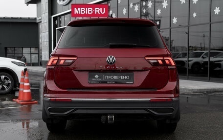 Volkswagen Tiguan II, 2021 год, 2 375 000 рублей, 6 фотография
