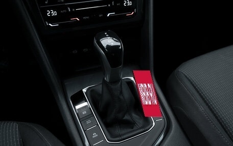 Volkswagen Tiguan II, 2021 год, 2 375 000 рублей, 14 фотография