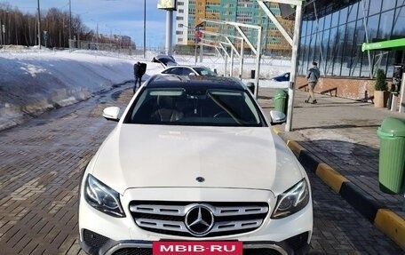 Mercedes-Benz E-Класс, 2018 год, 4 000 000 рублей, 8 фотография