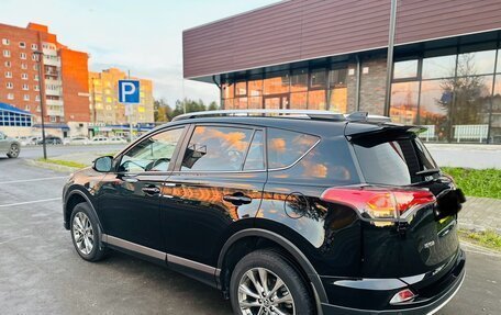 Toyota RAV4, 2018 год, 2 300 000 рублей, 6 фотография